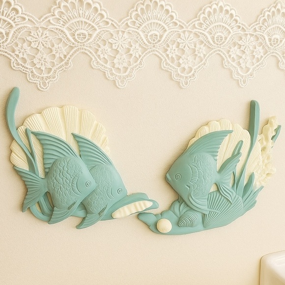 Vintage Burwood Set of Two Fish Wall Decor Plaques - Picture 7 of 7